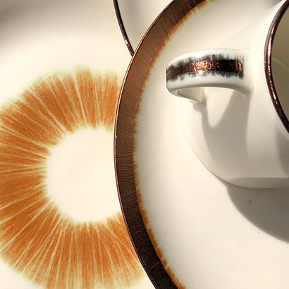 Gold/Platinum dinnerware 1 large